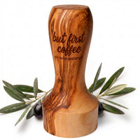 Personalisierbarer Kaffeestampfer aus Olivenholz – Tamper Ø 45 mm